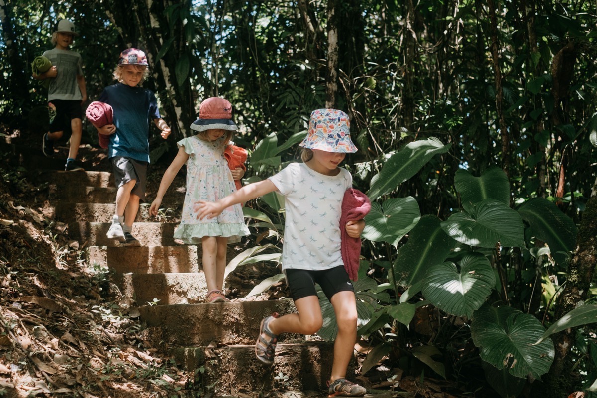Family gathering in the Santa Elena mountain sanctuary gardens